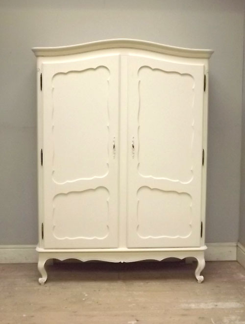 STYLISH VINTAGE FRENCH 2 DOOR ARMOIRE